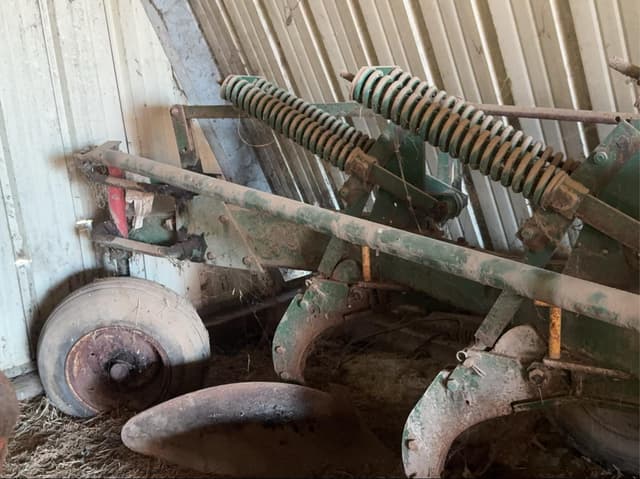 Image of Oliver 548 equipment image 4