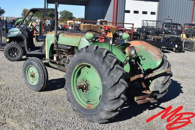 Image of Oliver Super 55 equipment image 3