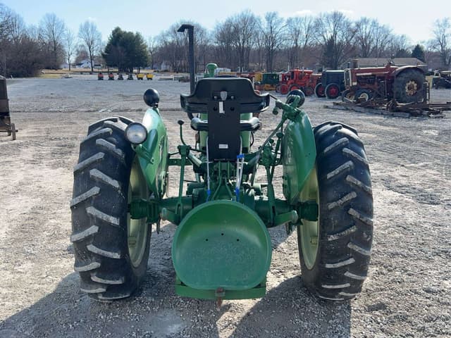 Image of Oliver 550 equipment image 3