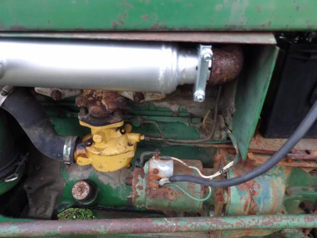 Image of Oliver 550 equipment image 3