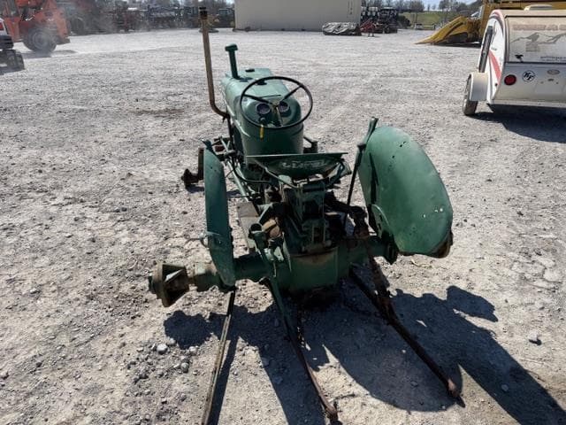 Image of Oliver 550 equipment image 4