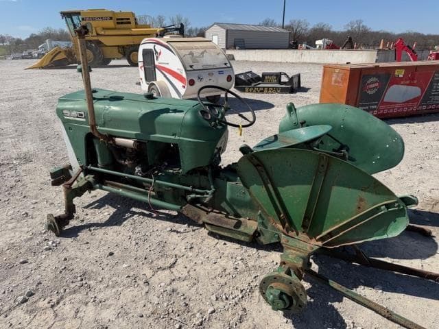 Image of Oliver 550 equipment image 3