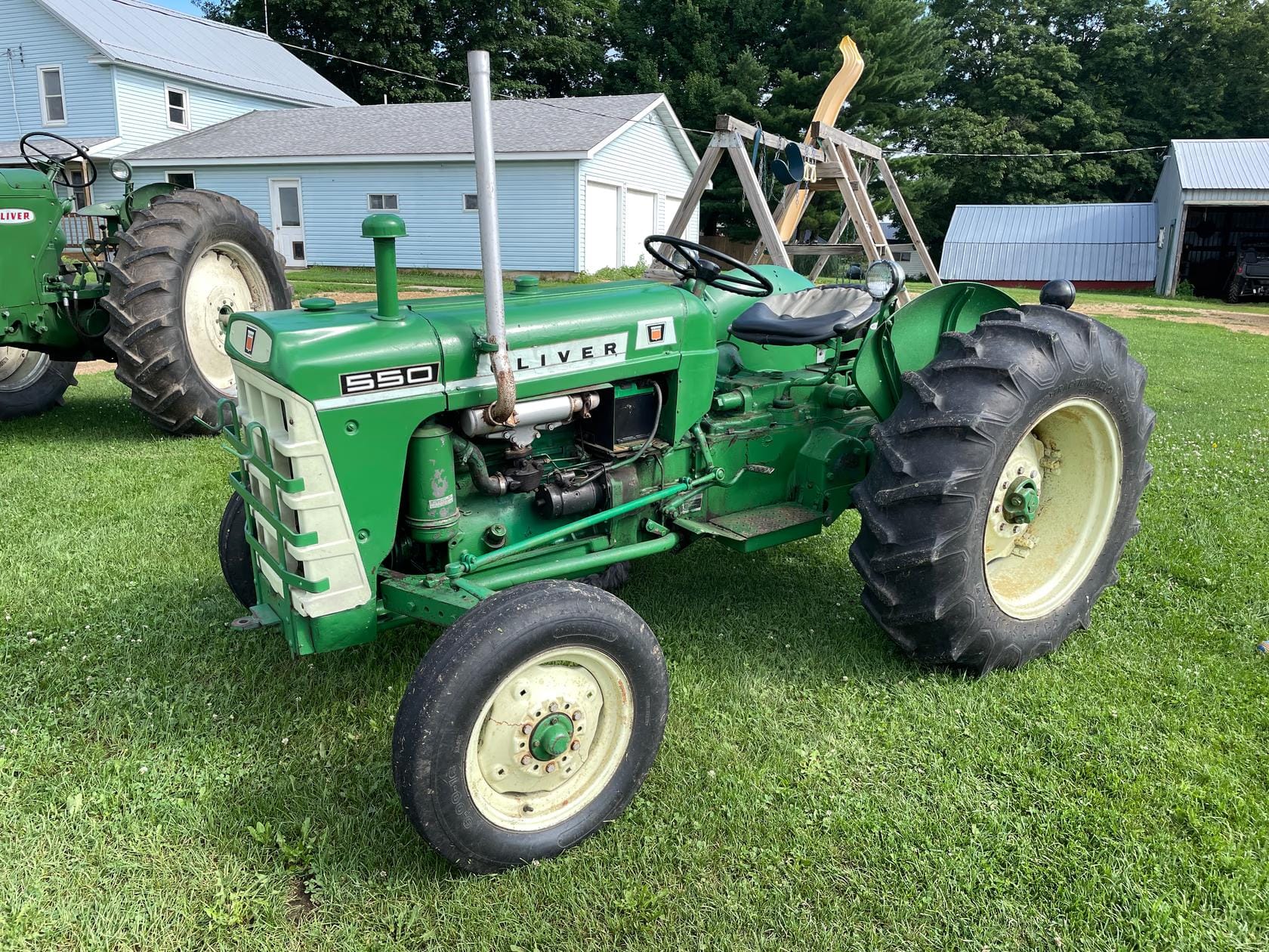 Oliver 550 Equipment Image0