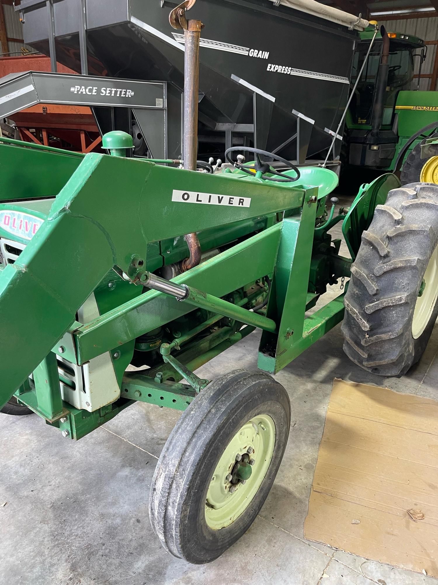 Main image Oliver 550