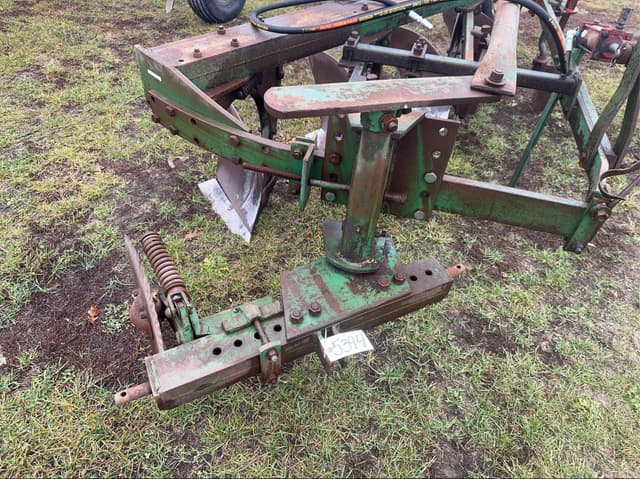 Image of Oliver 565 equipment image 1