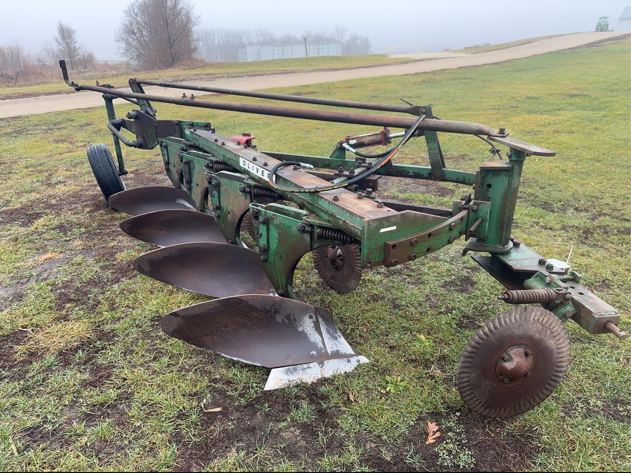 Oliver 565 Equipment Image0