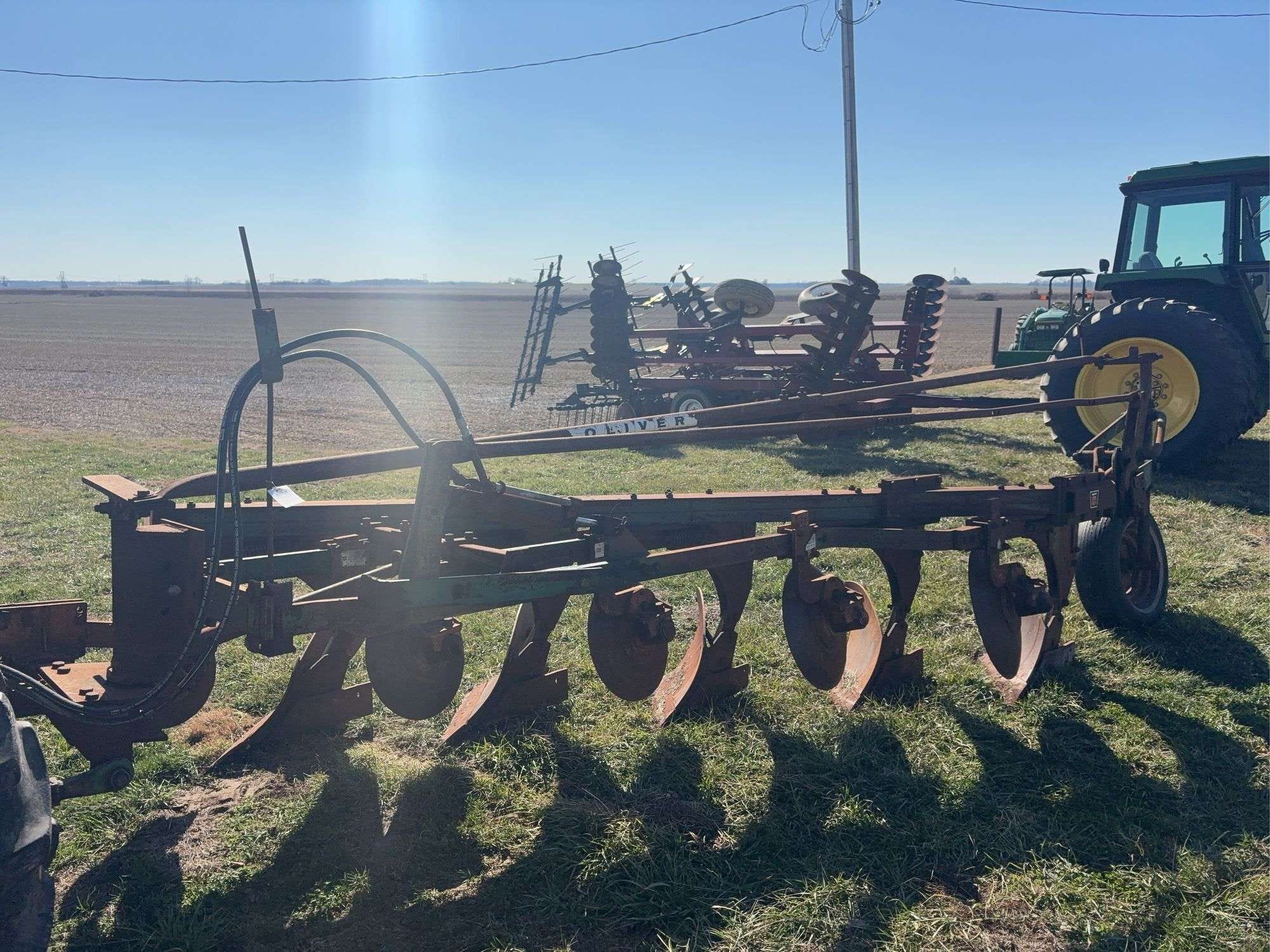 Oliver 565 Equipment Image0