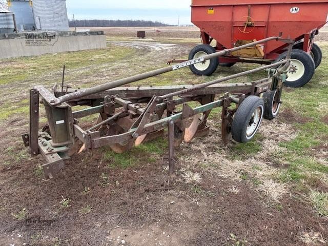 Image of Oliver 565 equipment image 4