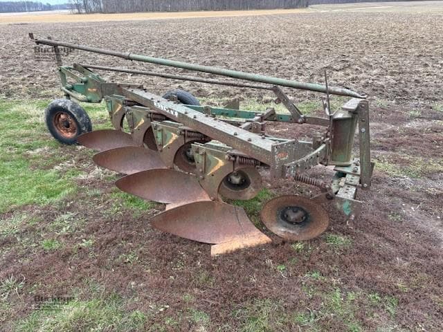 Image of Oliver 565 equipment image 1