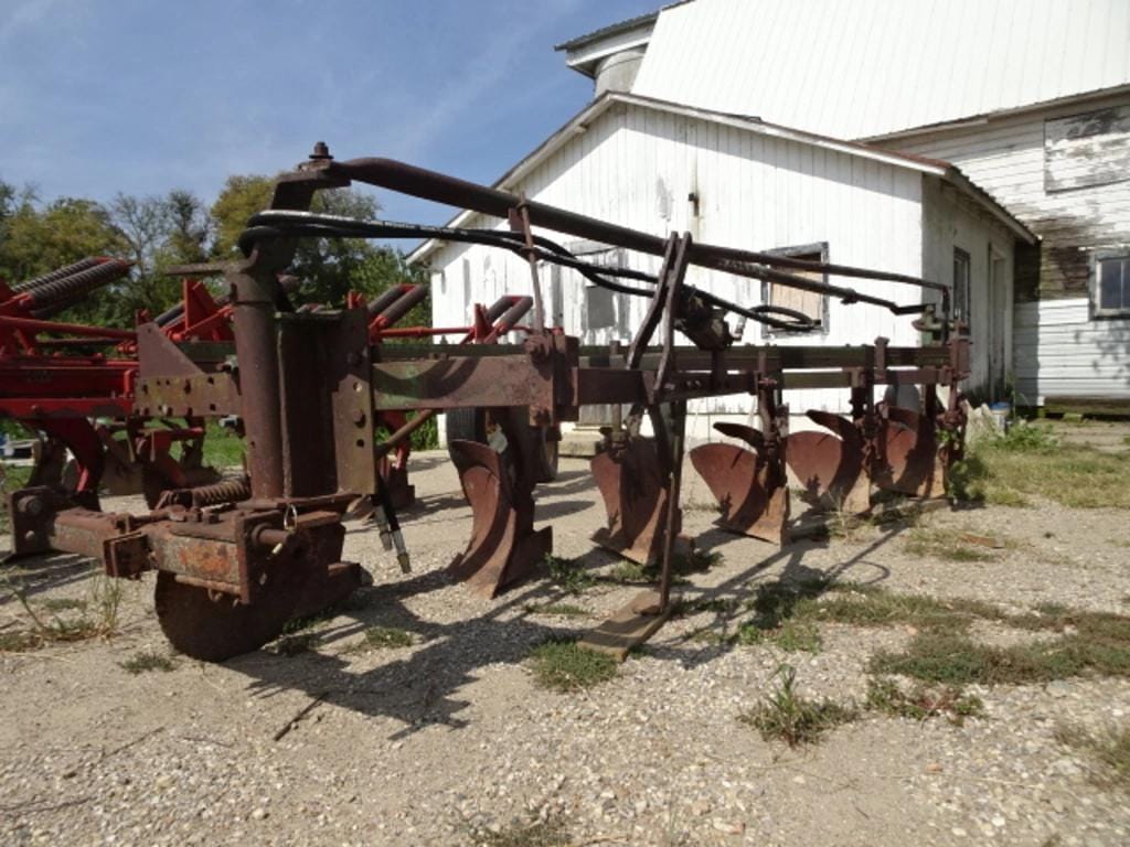 Oliver 566 Equipment Image0