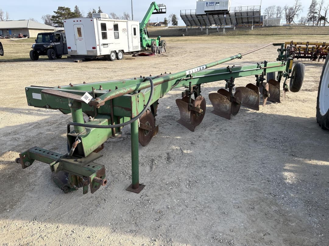 Image of Oliver 588 Image 1