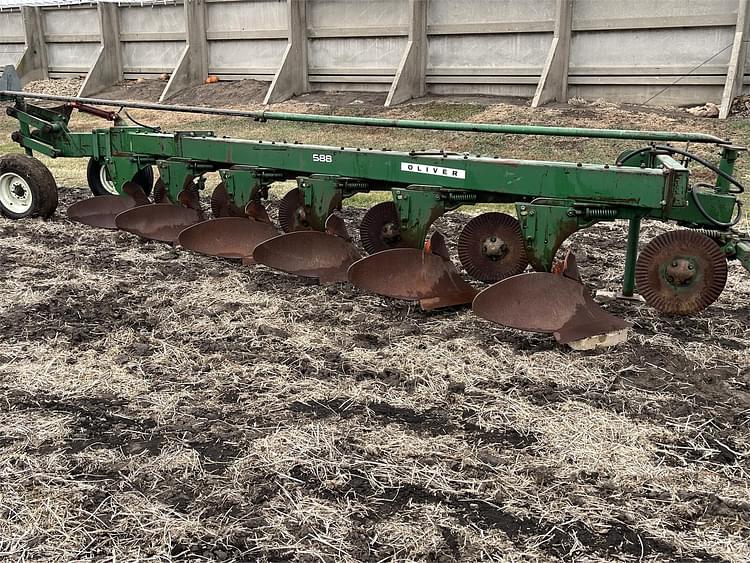 Oliver 588 Equipment Image0