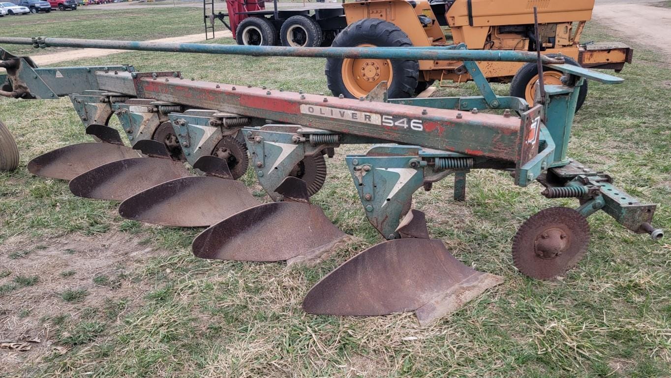 Oliver 546 Equipment Image0
