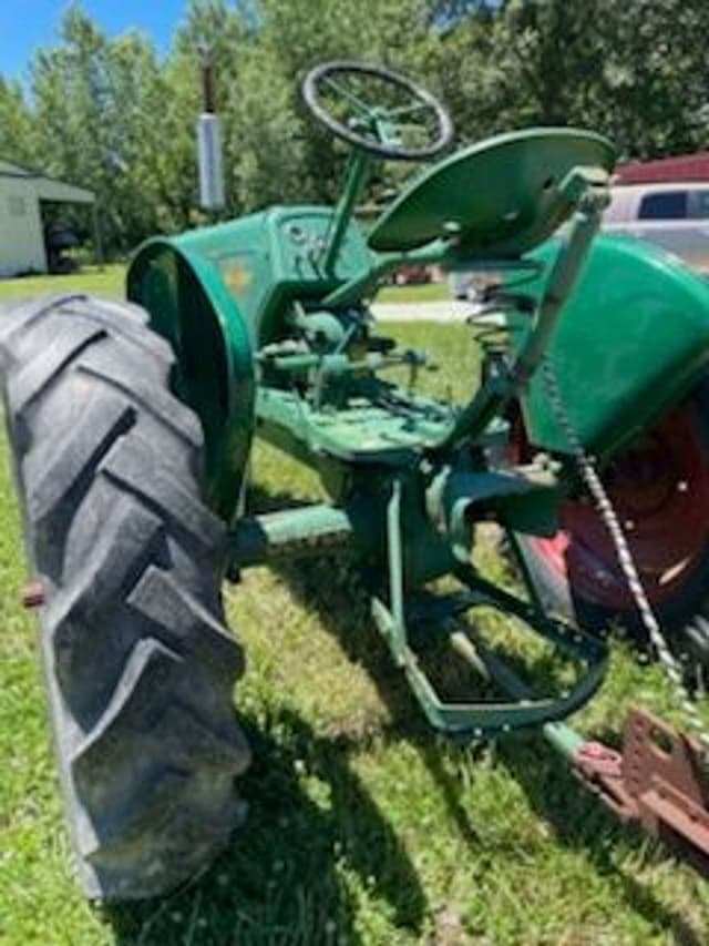 Image of Oliver 60 equipment image 3