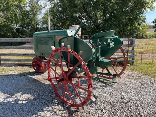 Image of Oliver 60 equipment image 2