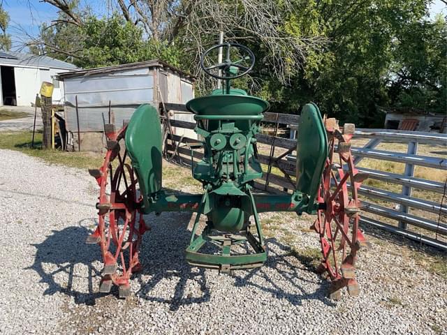 Image of Oliver 60 equipment image 3