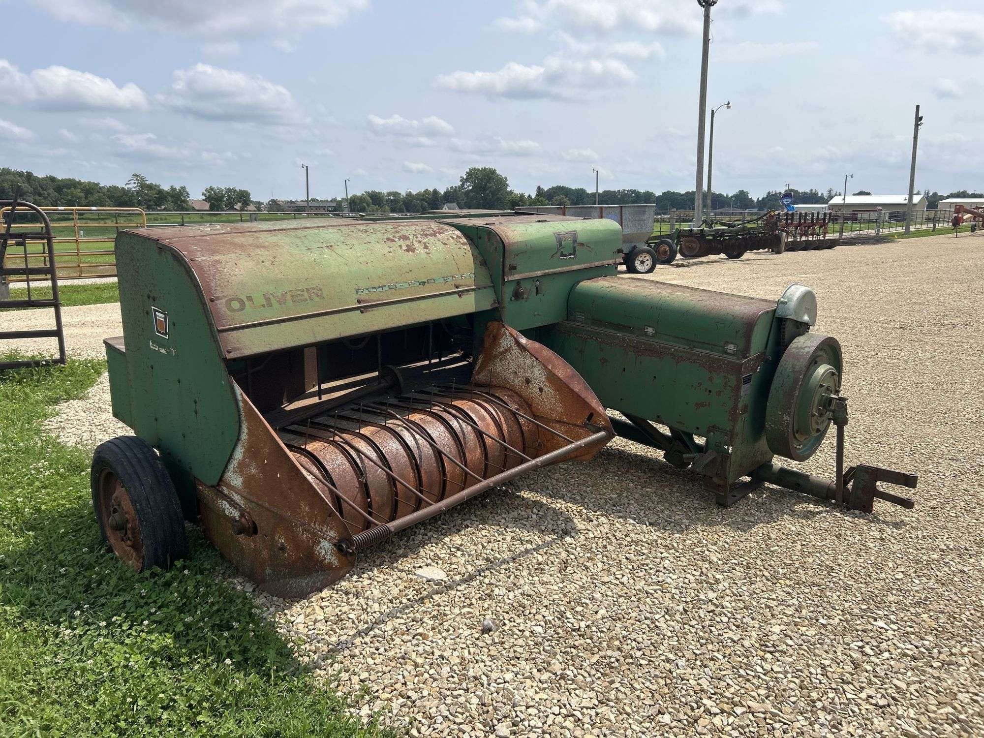 Oliver 62-T Equipment Image0