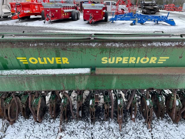 Image of Oliver Superior equipment image 4