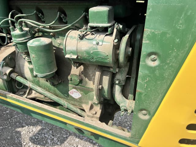 Image of Oliver 66 equipment image 3