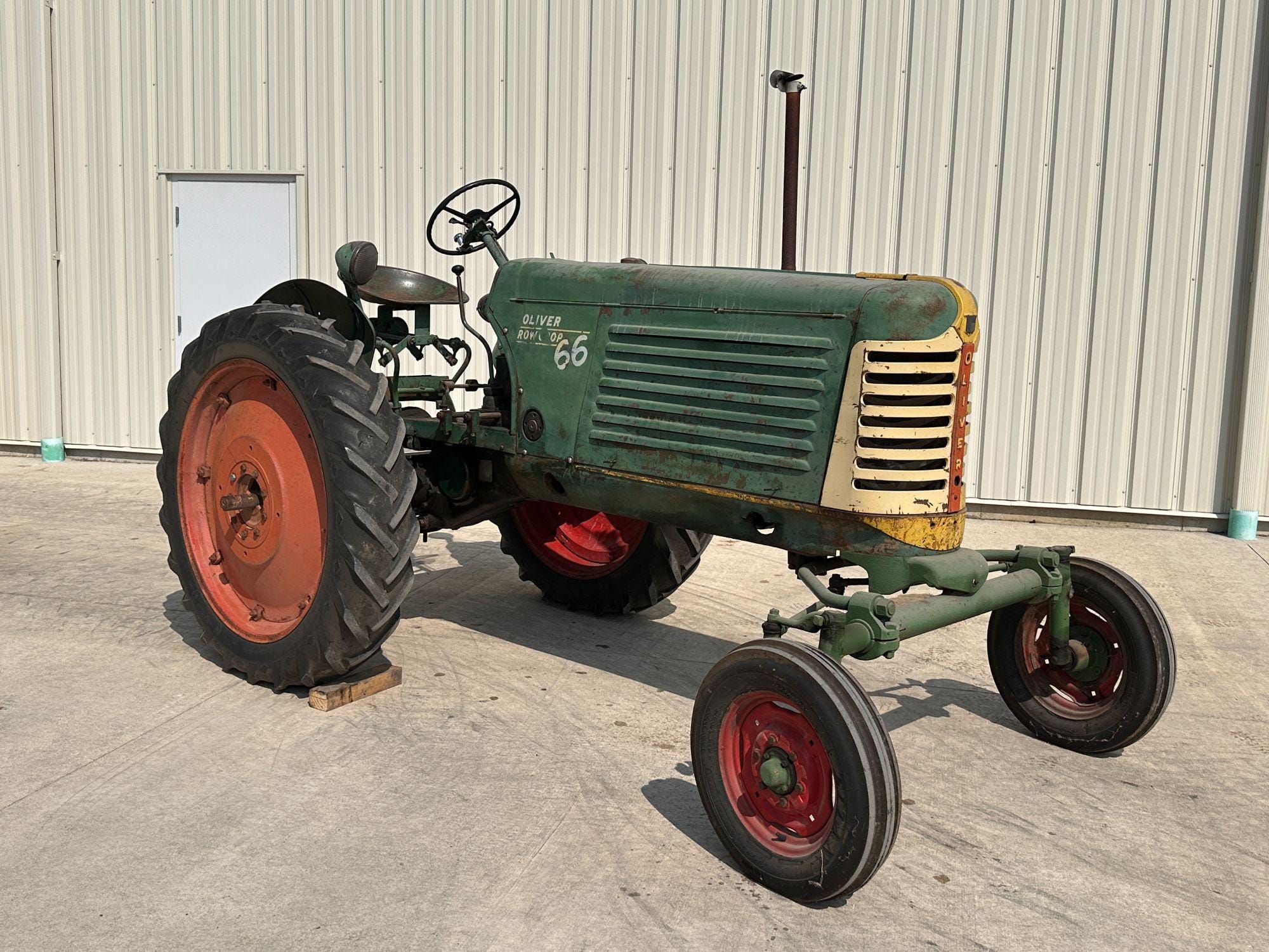 Main image Oliver 66