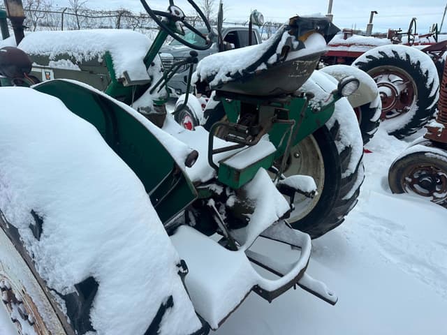 Image of Oliver 660 equipment image 4