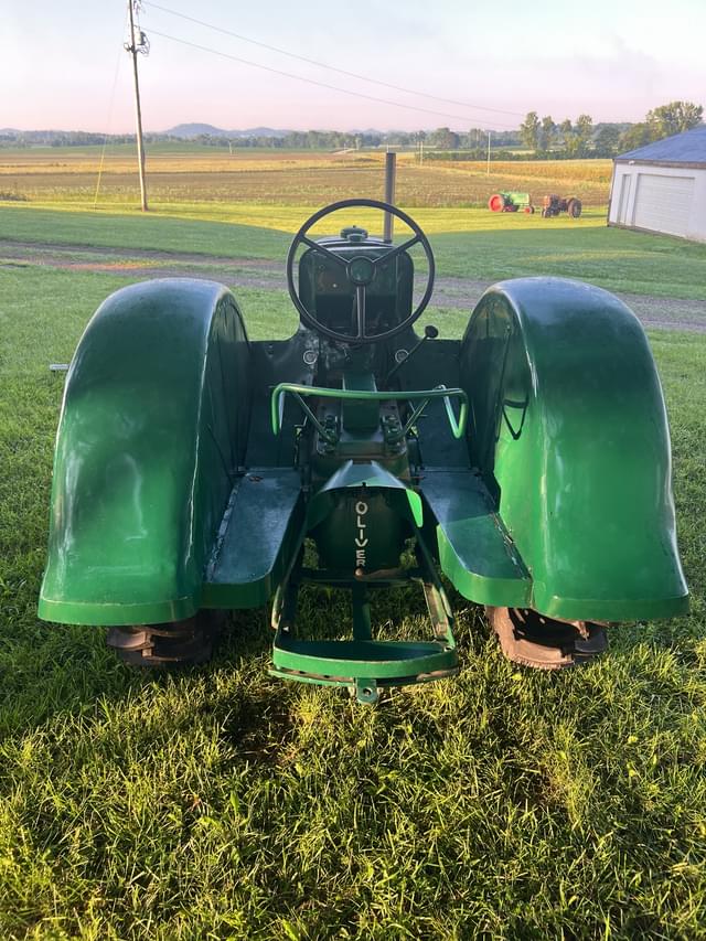 Image of Oliver 70 equipment image 3