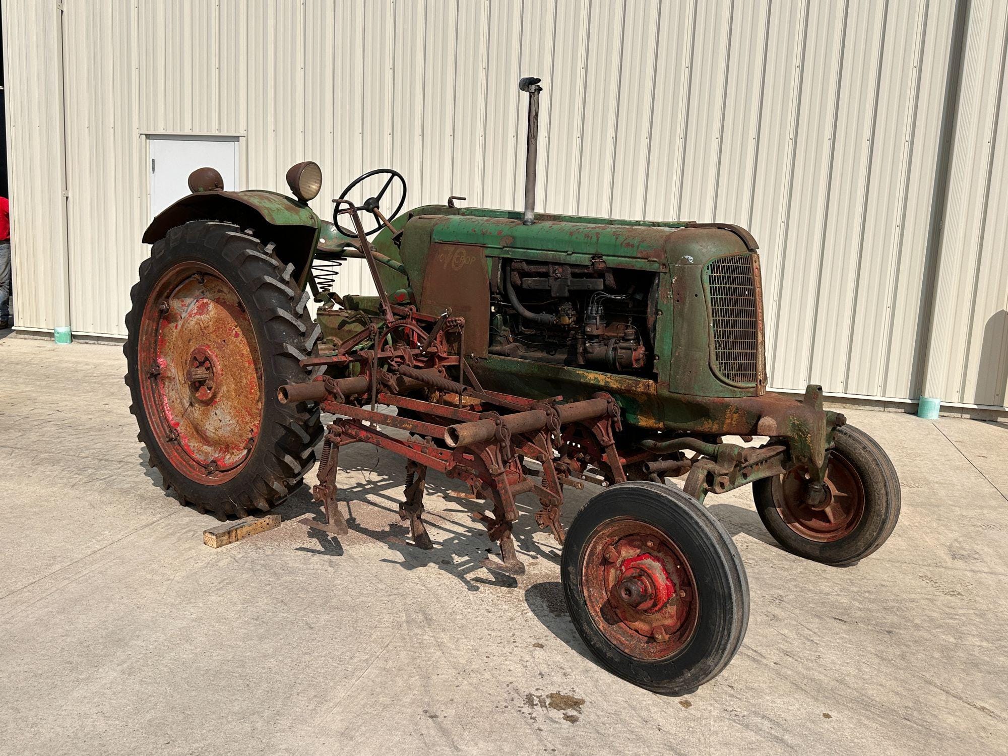 Main image Oliver 70