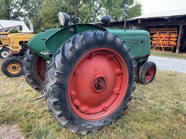 Image of Oliver 70 equipment image 3