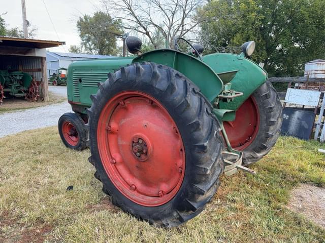 Image of Oliver 70 equipment image 1