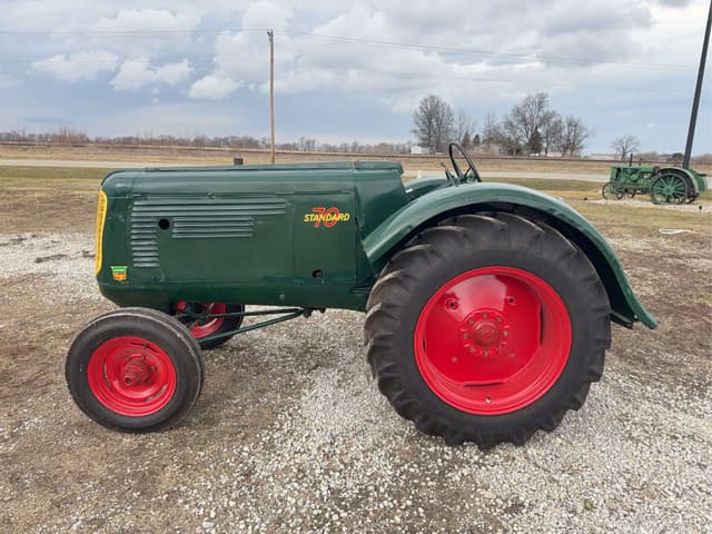 Image of Oliver 70 equipment image 1