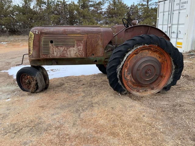 Image of Oliver 70 equipment image 4