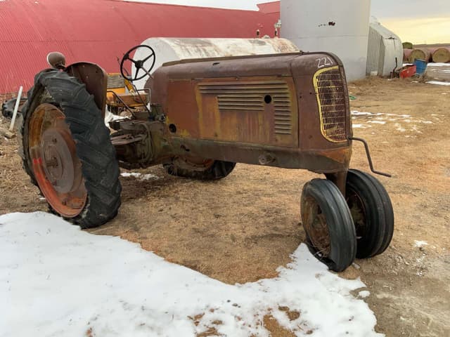 Image of Oliver 70 equipment image 1