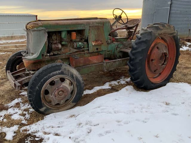 Image of Oliver 70 equipment image 3