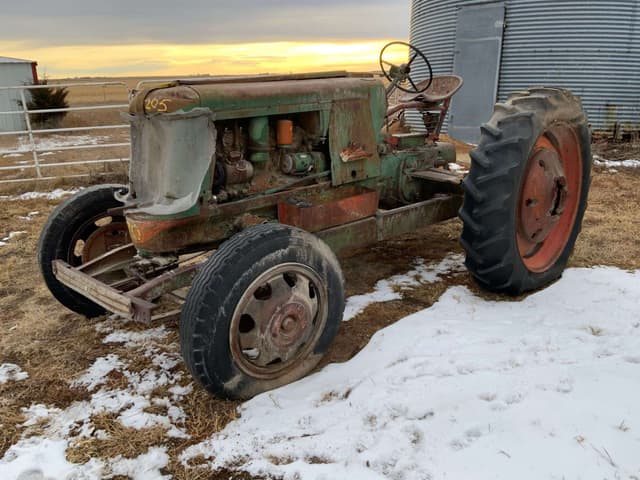 Image of Oliver 70 equipment image 1