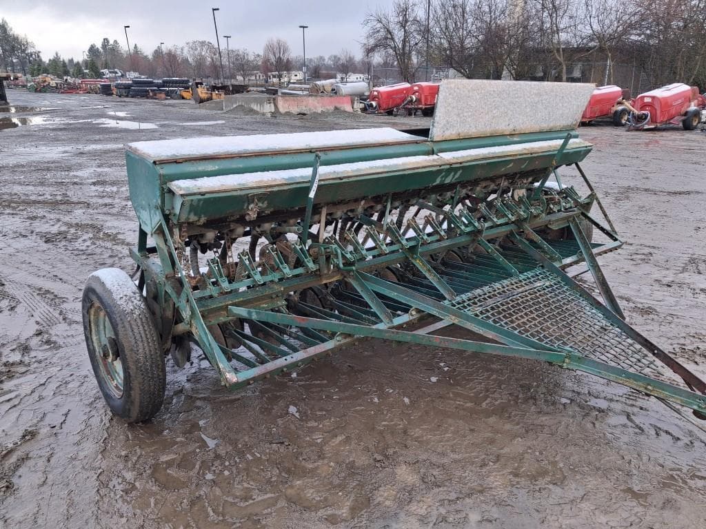 Image of Oliver 76 Primary image