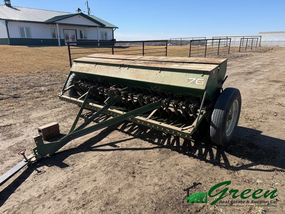 Image of Oliver 76 Primary image