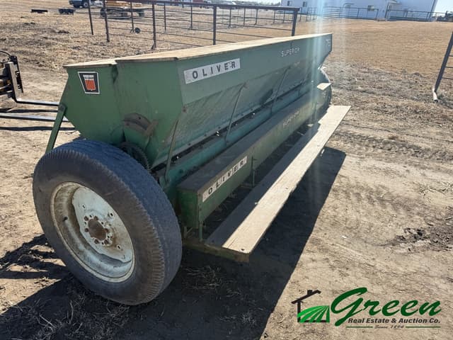 Image of Oliver 76 equipment image 2