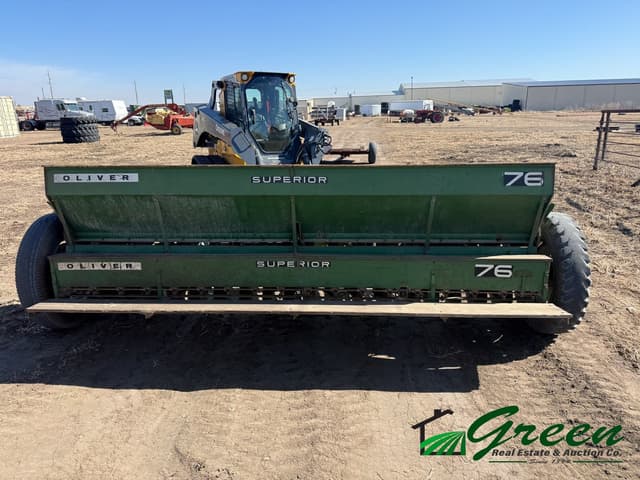 Image of Oliver 76 equipment image 3