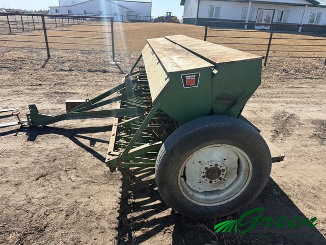 Image of Oliver 76 equipment image 1