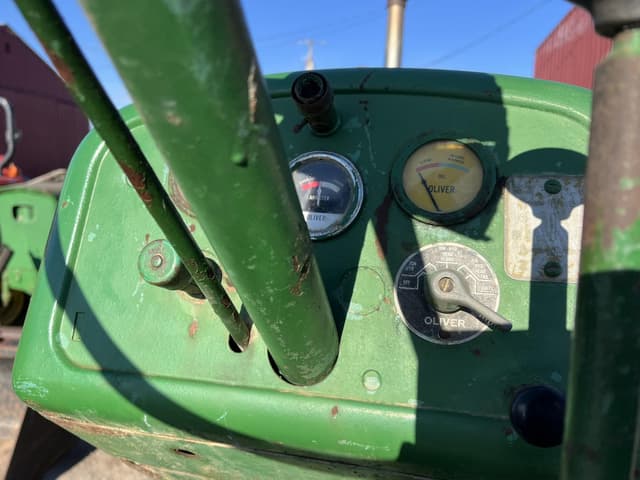 Image of Oliver 77 equipment image 4