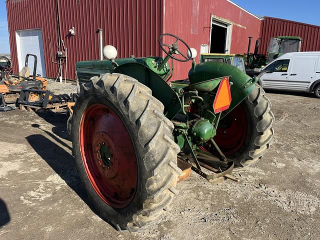 Image of Oliver 77 equipment image 3