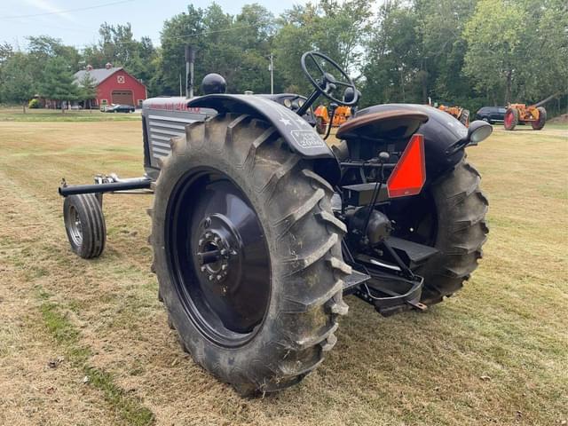 Image of Oliver 77 equipment image 4