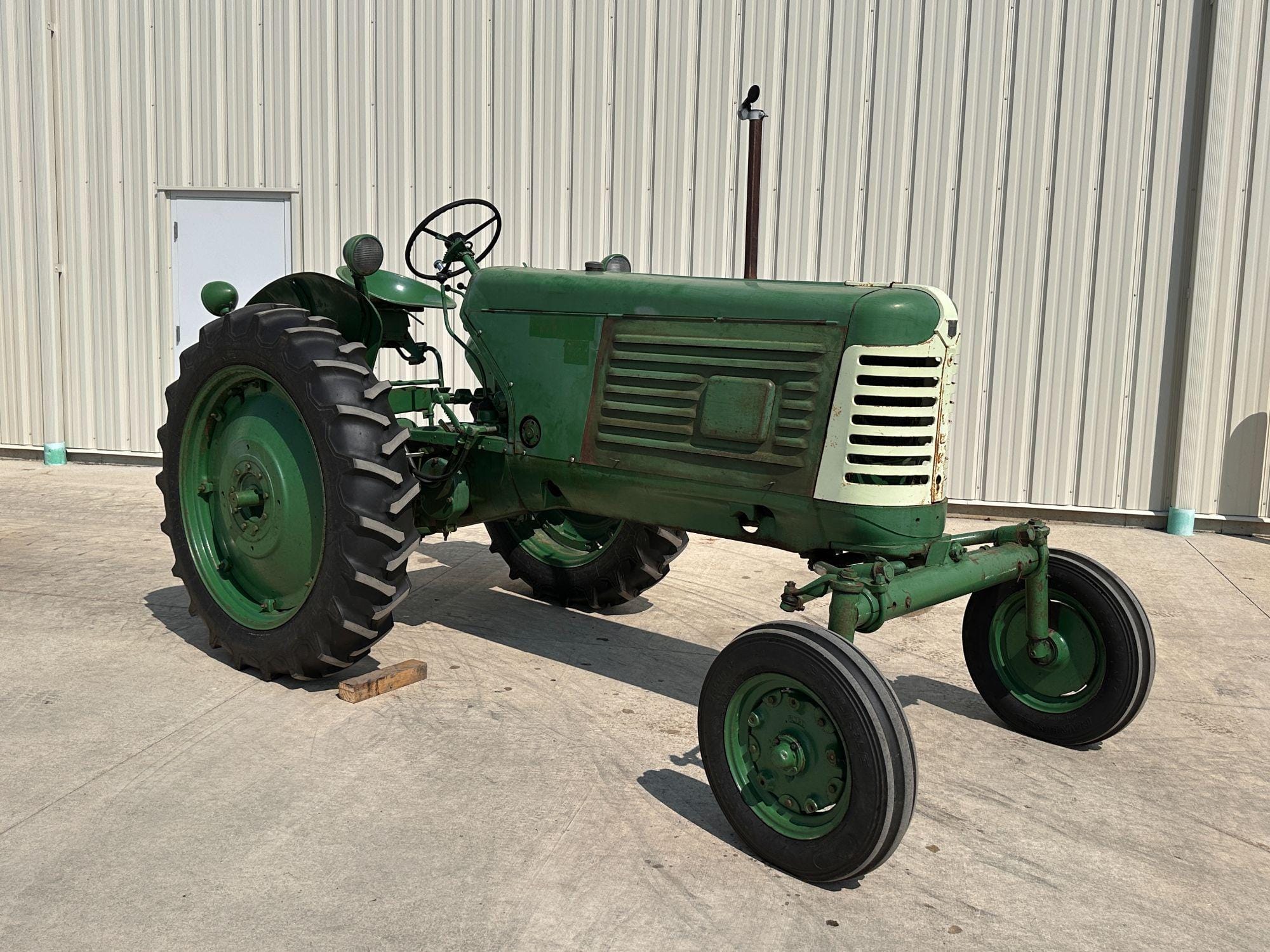 Main image Oliver 77