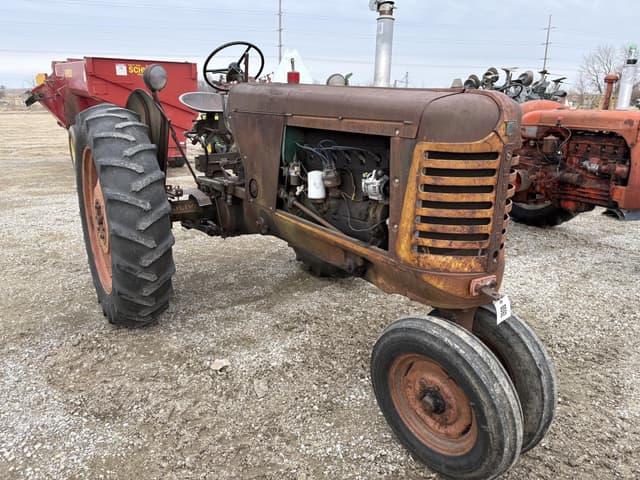 Image of Oliver 77 equipment image 1