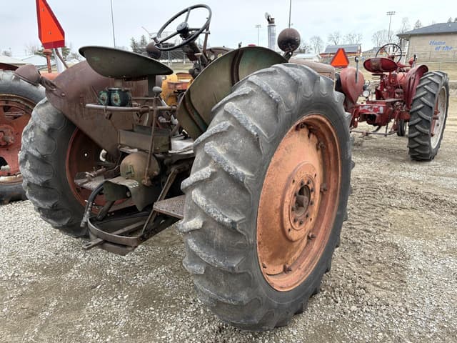 Image of Oliver 77 equipment image 4