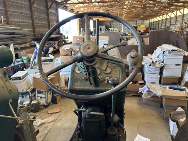 Image of Oliver 77 equipment image 4