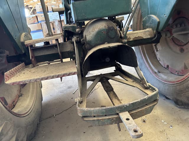 Image of Oliver 77 equipment image 1