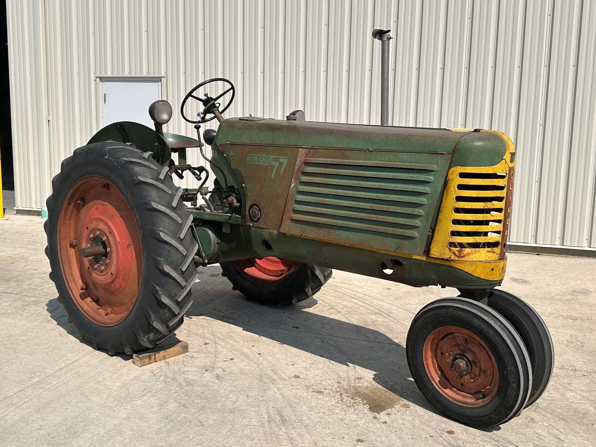 Main image Oliver 77