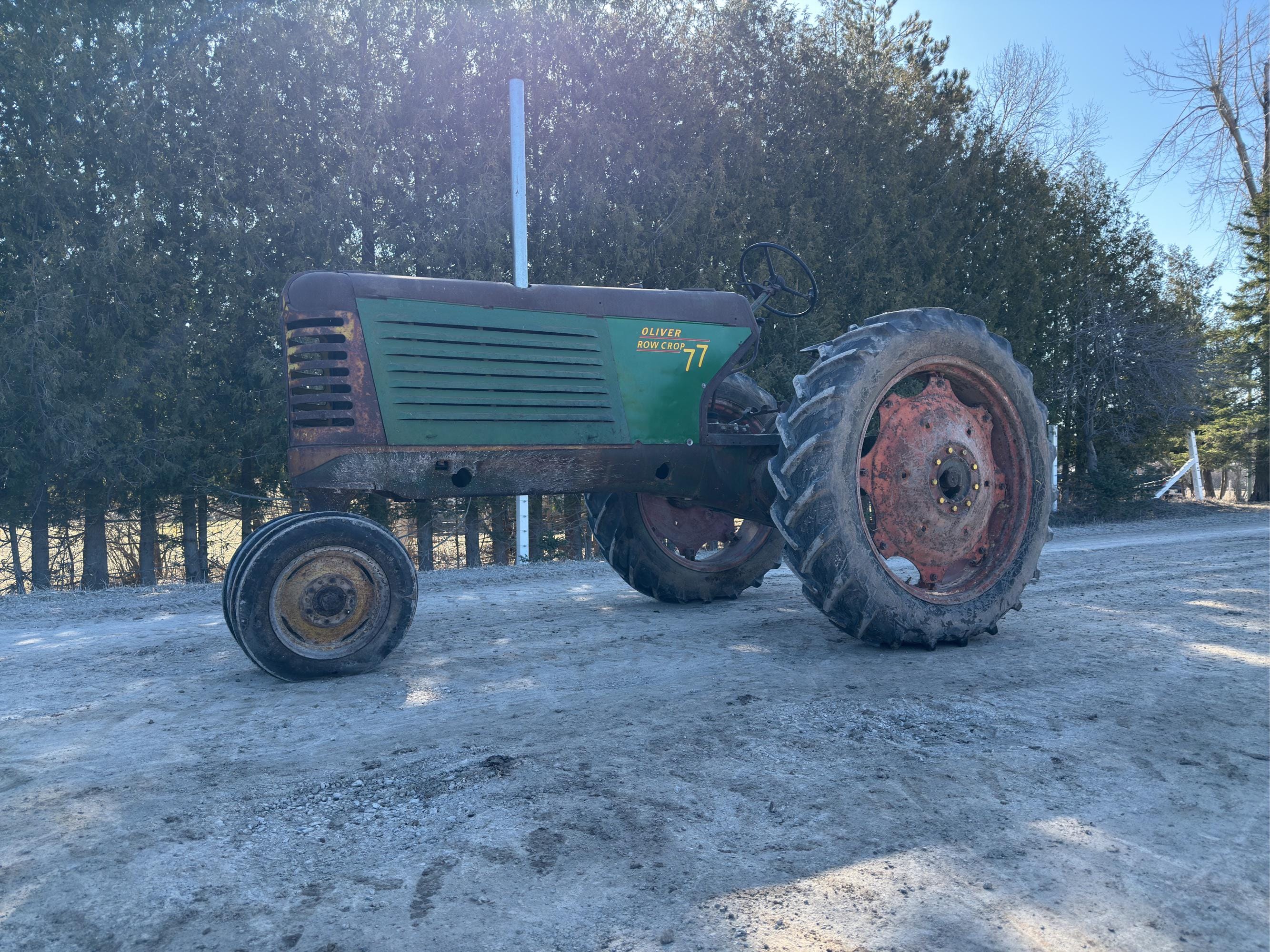 Main image Oliver 77