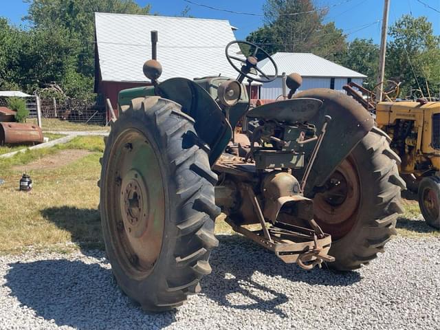 Image of Oliver 77 equipment image 4